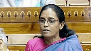 எம்.பி ஜோதிமணி குறித்த ஆபாச கருத்துக்கள்.. கரூர் மாவட்ட பாஜக தலைவர் மீது போலீசார் நடவடிக்கை.. எம்.பி ஜோதிமணி குறித்த ஆபாச கருத்துக்கள்.. கரூர் மாவட்ட பாஜக தலைவர் மீது போலீசார் நடவடிக்கை..