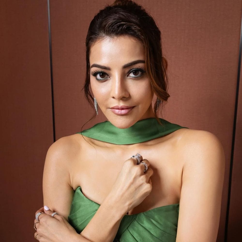 தென்னிந்திய சினிமாவில் பிரபல கதாநாயகியாக இருந்தவருபவர் காஜல் அகர்வா. தென்னிந்திய சினிமாவில் ஆரம்பத்தில் ஆதிக்கம் செலுத்திவந்த இவர், தற்போது சில படங்களிலே நடித்துவருகிறார். திருமணத்திற்கு பின் நடிப்பதை குறைத்த இவர், தற்போது மீண்டும் படங்களில் கதாநாயகியாக நடிக்க தொடங்கியுள்ளர்.