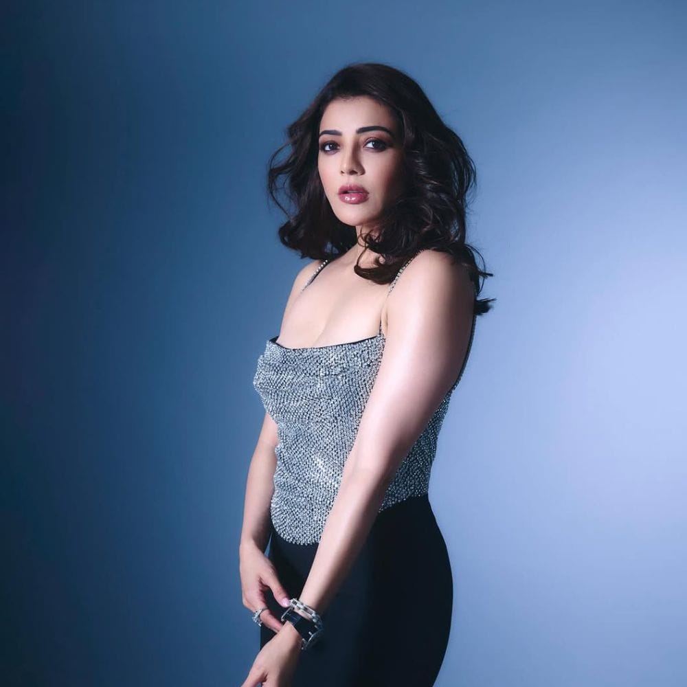 அந்த வகையில் தமிழில், பரத் நடிப்பில் வெளியான பழனி என்ற படத்தின் மூலம் கதாநாயகியாக நுழைந்தார். இப்படத்தில் இவருக்கு நல்ல வரவேற்பு கிடைத்திருந்தது. மேலும் தமிழில் இவர் சூர்யா முதல் தளபதி விஜய் போன்ற நடிகர்களுக்கும் ஜோடியாக நடித்துள்ளார் என்பது குறிப்பிடத்தக்கது.