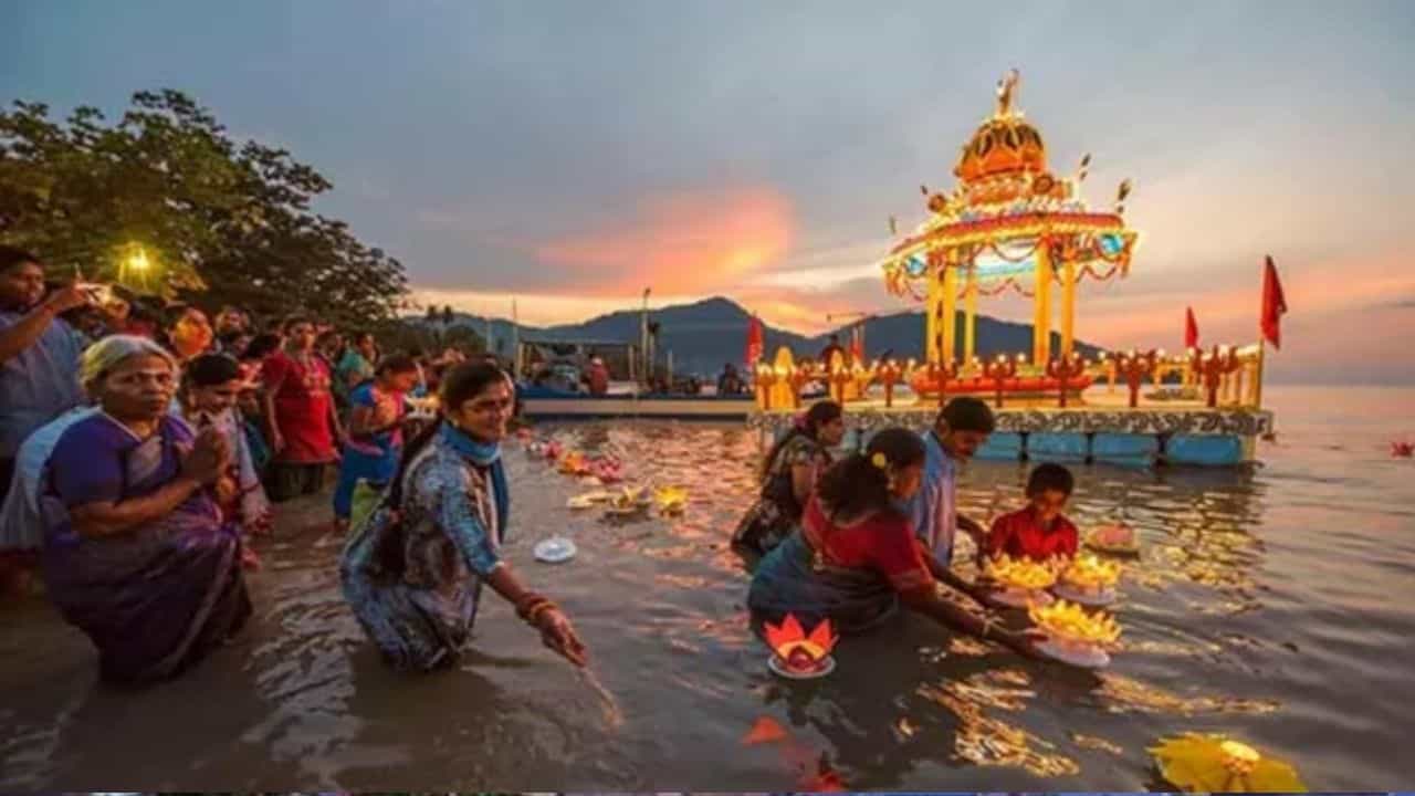 2026 மாசி மகம் எப்போது?.. மார்ச் 2 அல்லது மார்ச் 3?.. குழப்பங்களும்.. முழு விளக்கமும்! 2026 மாசி மகம் எப்போது?.. மார்ச் 2 அல்லது மார்ச் 3?.. குழப்பங்களும்.. முழு விளக்கமும்!