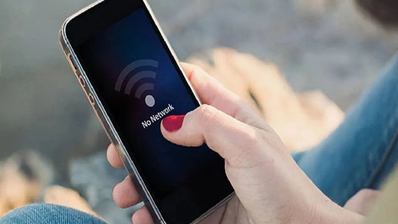 ரயில் மற்றும் பேருந்து பயணங்களுக்கு ஜன்னல் பக்கத்தைத் தேர்ந்தெடுப்பது சிறந்தது. நீங்கள் ஒரு ரயில் நிலையத்தில் இருந்தால், நீங்கள் வைஃபை அழைப்பைப் பயன்படுத்தலாம்.