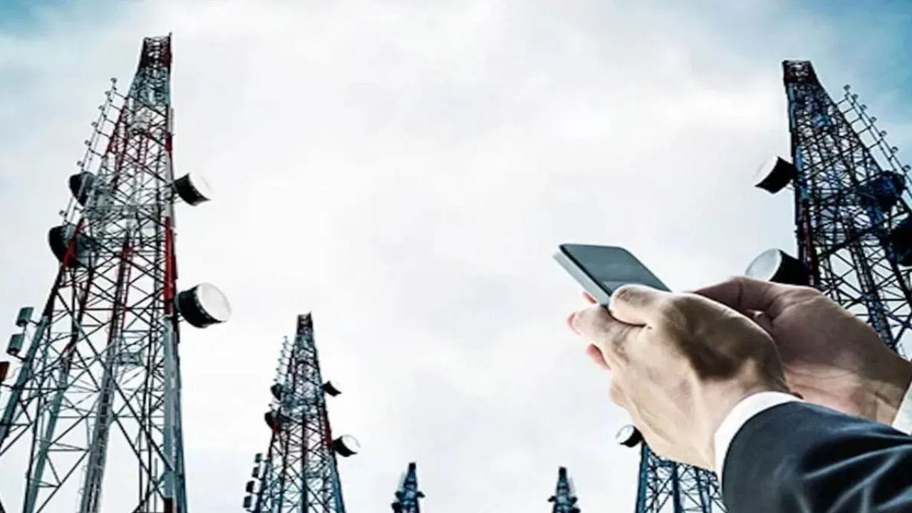 நீங்கள் உங்கள் ஸ்மார்ட்போனை 15 முதல் 20 வினாடிகள் ஃபிளைட் மோடில் வைக்கலாம். பின்னர் நீங்கள் நாரமல் மடுக்கு மாற்றலாம். இந்த வழியில், நீங்கள் ஓரளவுக்கு அருகிலுள்ள மொபைல் டவருடன் எளிதாக மீண்டும் இணைக்கலாம்.