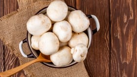 Health Tips: சுவை நிறைந்த ஆரோக்கியமான காளான்.. யார் யார் தவிர்ப்பது நல்லது?...