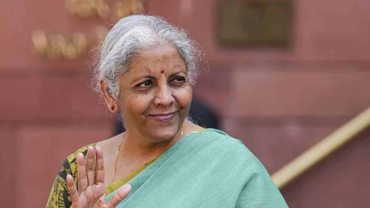 பொதுத்துறை வங்கிகள் இணைக்கப்படவுள்ளதா? நிர்மலா சீதாராமன் வெளியிட்ட முக்கிய தகவல்