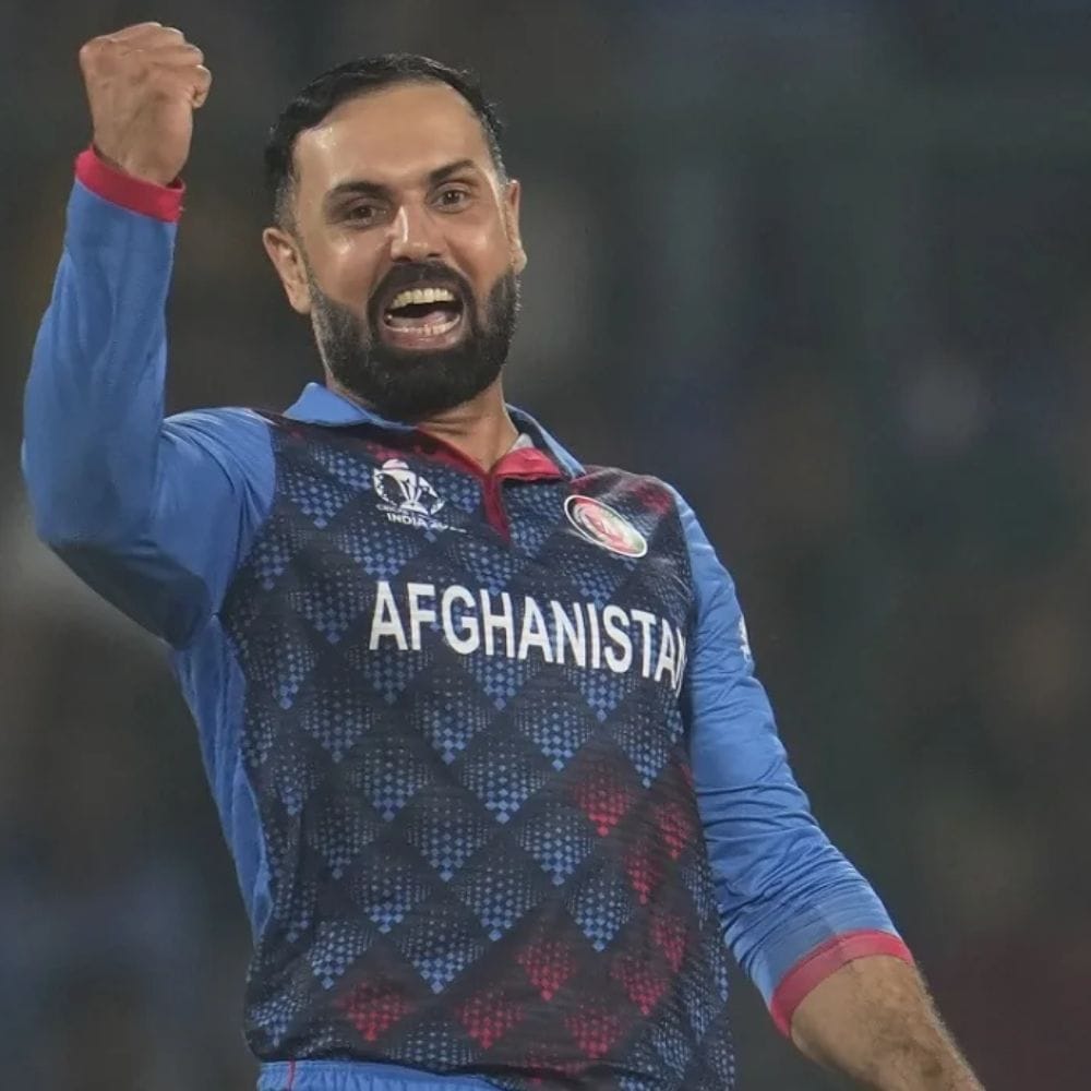 ஆப்கானிஸ்தான் அணியின் முன்னாள் கேப்டன் முகமது நபியும், 2026 டி20 உலகக் கோப்பையில் விளையாடவுள்ளார். 2026ம் ஆண்டு ஜனவரி 1ம் தேதி முதல் முகமது நபிக்கு 41 வயதாகிறது. முகமது நபி ஆப்கானிஸ்தான் அணிக்காக 147 டி20 போட்டிகளில் விளையாடி 2430 ரன்களும், 104 விக்கெட்டுகளை வீழ்த்தியுள்ளார்.