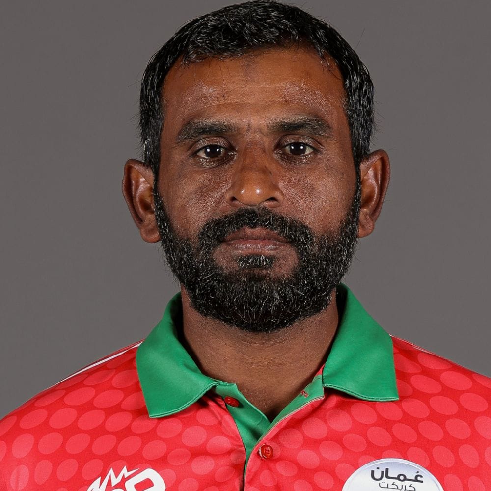 2026 டி20 உலகக் கோப்பையில் விளையாடிய மிக வயதான வீரர் முகமது நதீம் ஆவார். முகமது நதீம் ஓமானைச் சேர்ந்த 43 வயதான ஆல்ரவுண்டர் ஆவார். நதீம் இதுவரை 70 டி20 போட்டிகளில் விளையாடி 805 ரன்களுடன் 40 விக்கெட்களை வீழ்த்தியுள்ளார். எனவே, ஓமன் அணிக்கு முக்கிய பங்கு வகிப்பார் என்று எதிர்பார்க்கப்படுகிறது.