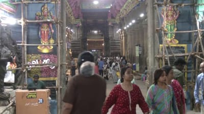 மீனாட்சி அம்மன் கோயிலில் அன்புமணி ராமதாஸ் வழிபாடு!