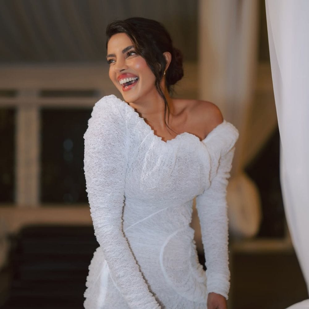 மேலும் தற்போதுவரையிலும் இவர் ஹாலிவுட் படங்களில் ஆக்ஷன் கதாபாத்திரத்தில் நடித்து கலக்கிவருகிறார். இந்நிலையில் பல ஆண்டுகளுக்கு பின் தற்போது தெலுங்கு சினிமாவில் கதாநாயகியாக நடிக்கவுள்ளார். இயக்குநர் எஸ்.எஸ்.ராஜமௌலி இயக்கத்தில், மகேஷ் பாபுவிற்கு ஜோடியாக வாரணாசி என்ற படத்தில் நடித்துவருகிறார். இந்நிலையில் சமீபத்தில் நேர்காணல் ஒன்றில் பேசிய இவர், ஹாலிவுட் சினிமாவிற்கு சென்ற காரணம் குறித்து தெரிவித்துள்ளார்.