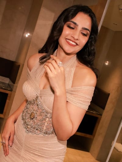 வைரலாகும் ருக்மிணி வசந்த்தின் லேட்டஸ்ட் கிளக்ஸ்!