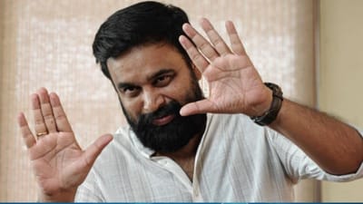 கதை ரெடி... அடுத்து டைரக்‌ஷன் தான் - சசிகுமார் கொடுத்த அப்டேட்