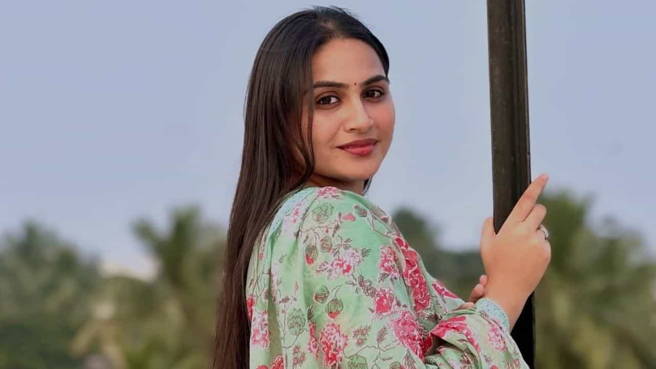 சிறகடிக்க ஆசை சீரியல் ரோகிணியின் நிஜ கணவர் இவரா? வைரலாகும் போட்டோ