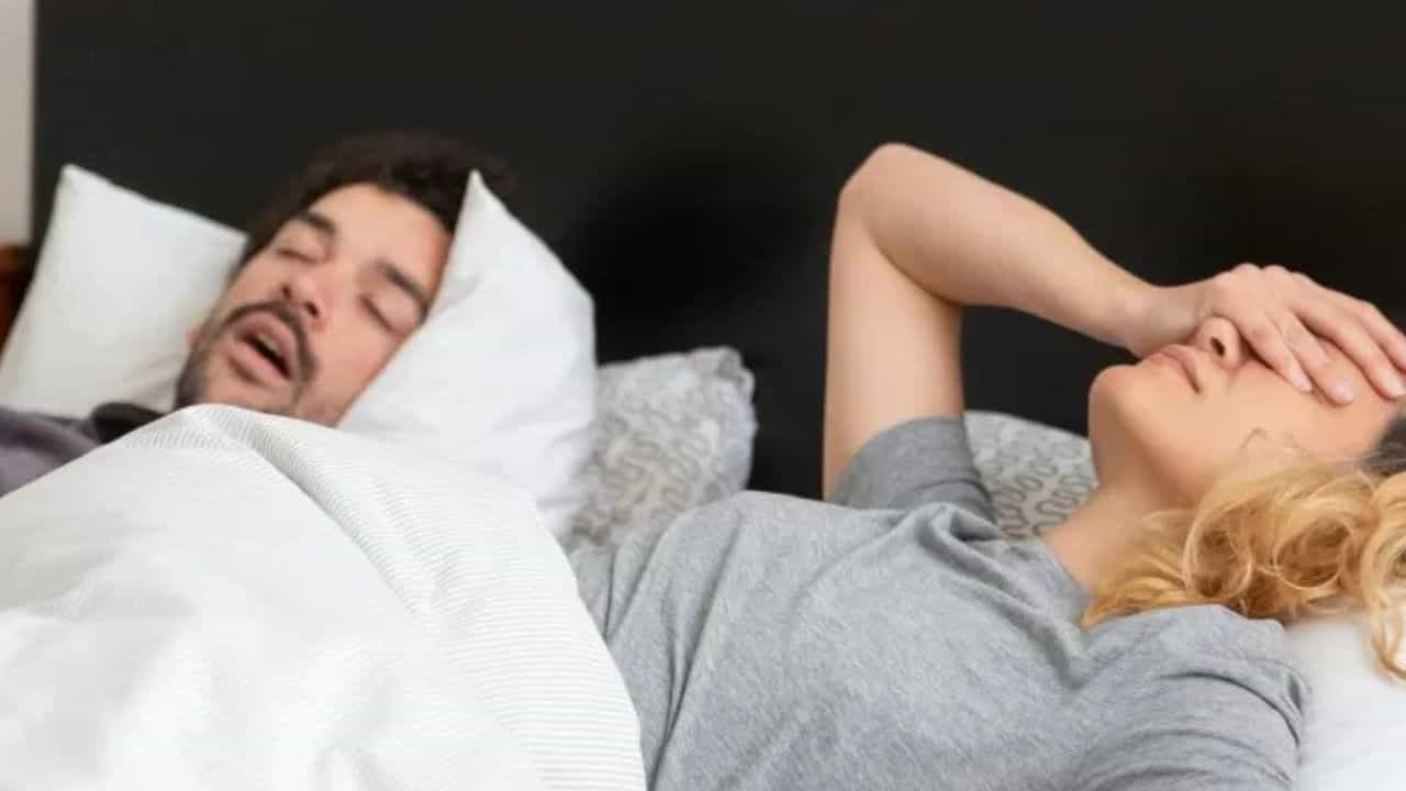 குறட்டை பிரச்னையை சட்டுனு குறைக்கலாம்.. கிச்சனில் இருக்கும் தீர்வு முறை!