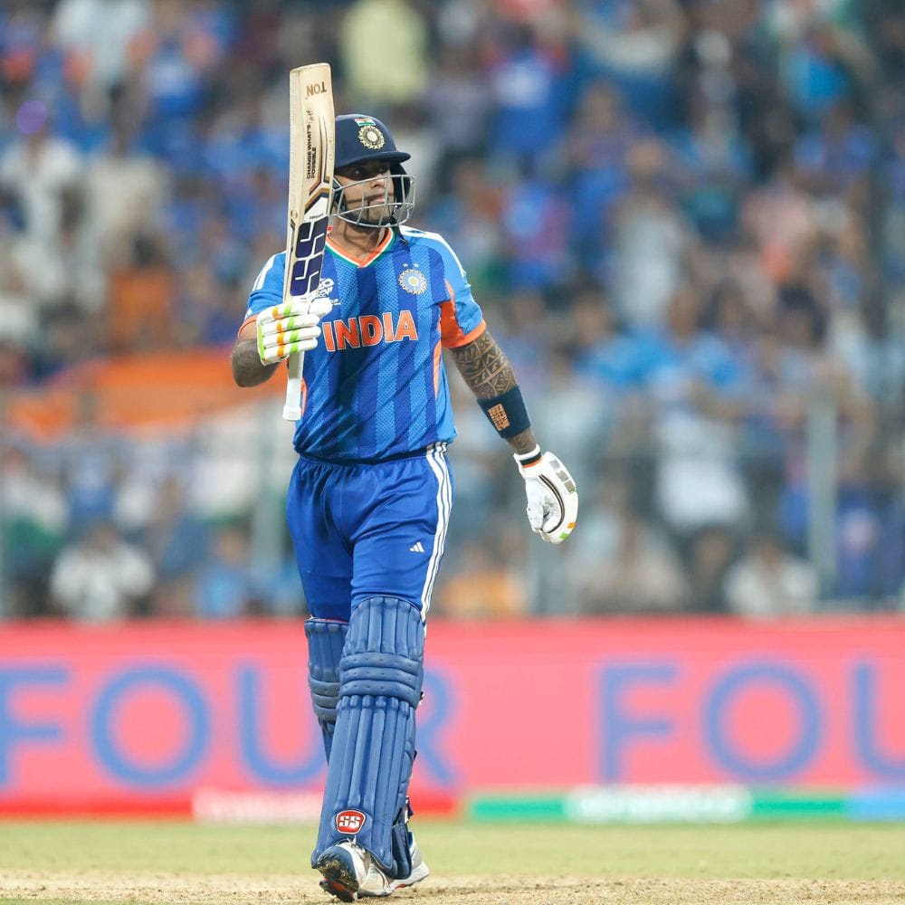 சூர்யகுமார் யாதவ் அணிக்காக ஒரு அற்புதமான கேப்டன்சி இன்னிங்ஸை விளையாடி 84 ரன்கள் எடுத்தார். இதன் மூலம், சூர்யா இந்தியாவுக்காக வரலாறு படைத்தார். அவர் அவ்வாறு செய்த நான்காவது இந்திய கேப்டன் ஆனார்.