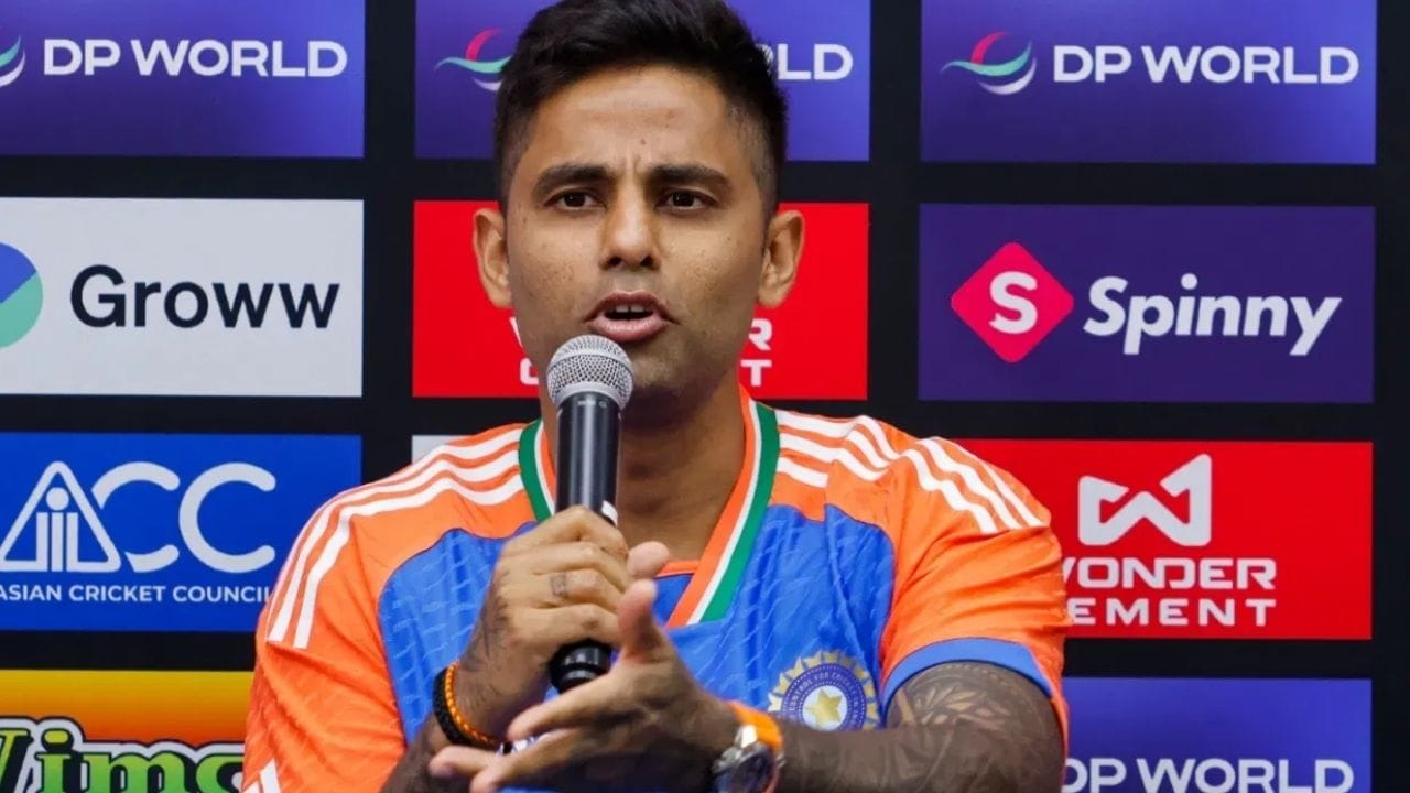 அந்த நேரத்தில் இந்திய அணியின் தலைமை பயிற்சியாளர் கௌதம் காம்பீர் கொடுத்த முக்கியமான அறிவுரையும் சூர்யகுமாருக்கு உற்சாகம் அளித்ததாக தெரிவித்தார்.  இதுகுறித்து பேசிய அவர், 14 ஓவர்களுக்கு பிறகு இறுதி வரை பேட் செய். எப்போது வேண்டுமானாலும் ஸ்கோரை அதிகரிக்கலாம் என்று அவர் சொன்னார் என சூர்யகுமார் கூறினார்.