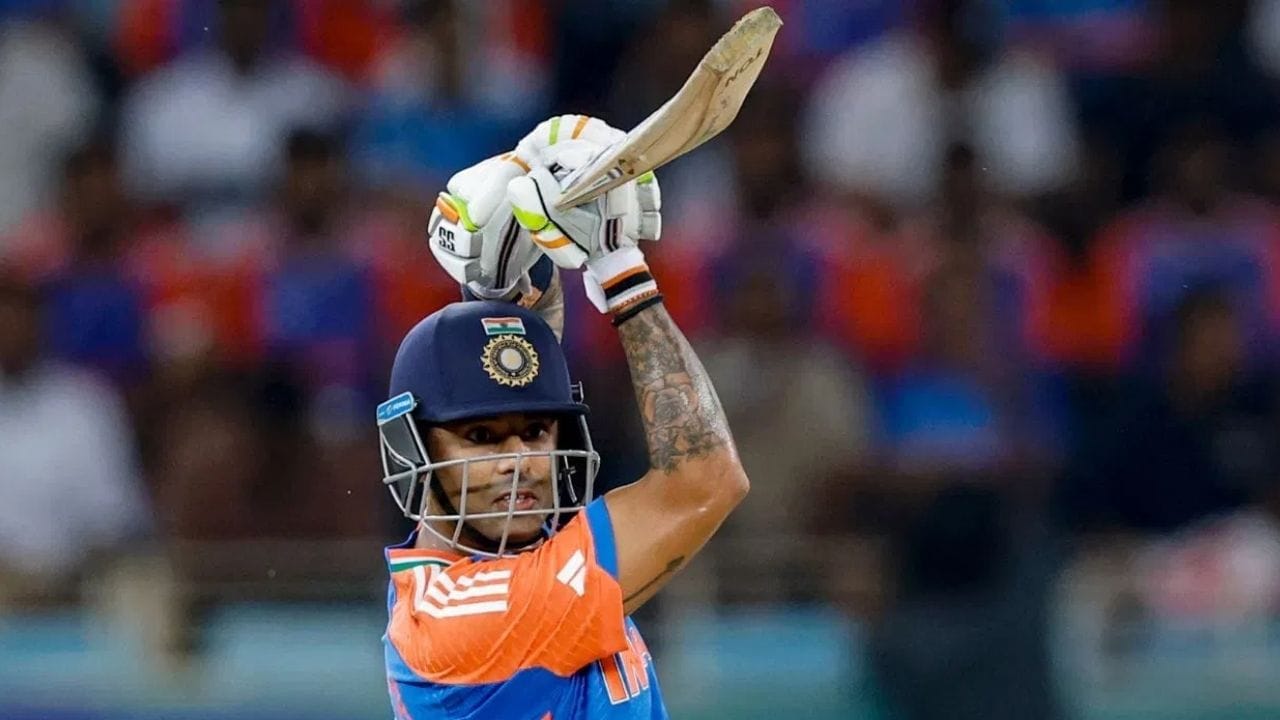 மற்றொரு பக்கம், யுஎஸ்ஏ அணியின் கேப்டன் மோனாங்க் படேல், 130 ரன்கள் இலக்காக இருந்தால் வெற்றி பெறலாம் என நினைத்தோம். ஆனால் கேட்ச்கள் தவறியது மற்றும் தொடக்க வீரர்கள் சொதப்பியது தோல்விக்குக் காரணம்” என்று கூறினார்.