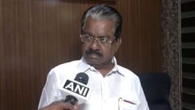 அதிமுக தேர்தல் அறிக்கை குழு என்ன செய்கிறது..? டி.கே.எஸ். இளங்கோவன் கேள்வி!