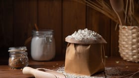 Kitchen Tricks: கோதுமை மாவு விரைவாக கட்டி சேர்ந்து விடுகிறதா? இந்த ட்ரிக் யூஸ் பண்ணி பாருங்க!...