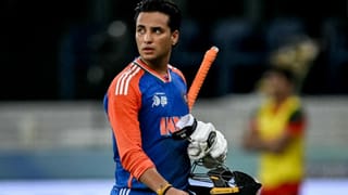 IND vs ENG Semi Final: அரையிறுதியில் மீண்டும் ஒரு அசால்ட்.. சொற்ப ரன்களில் அபிஷேக் அவுட்!