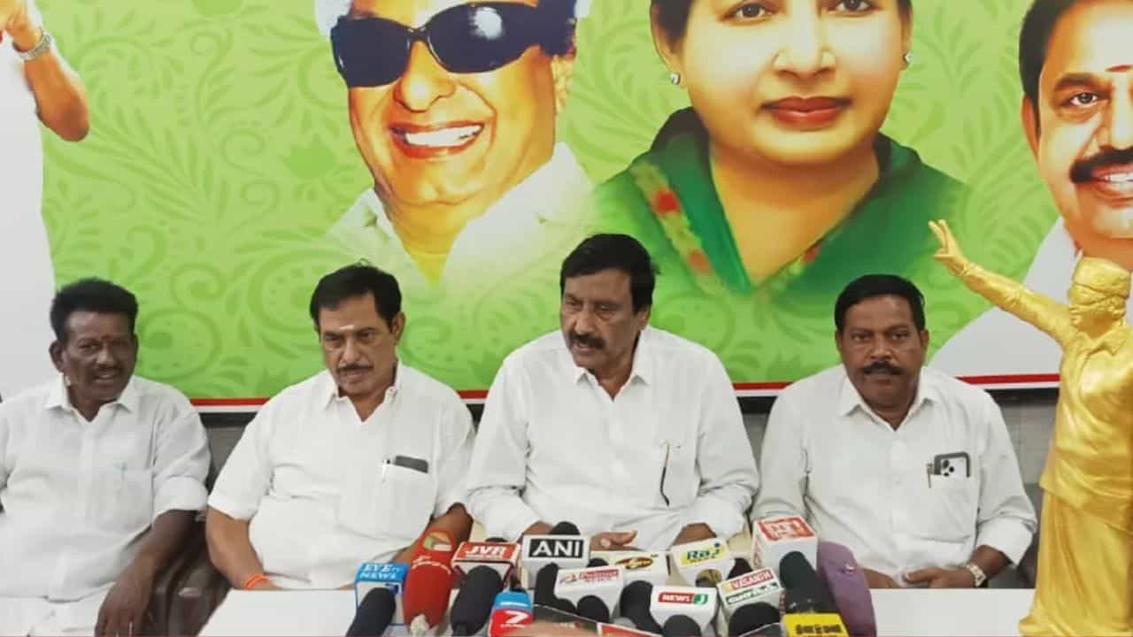 நாங்க என்ன தர்மத்துக்காகவா கட்சி நடத்துறோம்?.. பாஜக மீது அதிருப்தி தெரிவித்த அதிமுக..