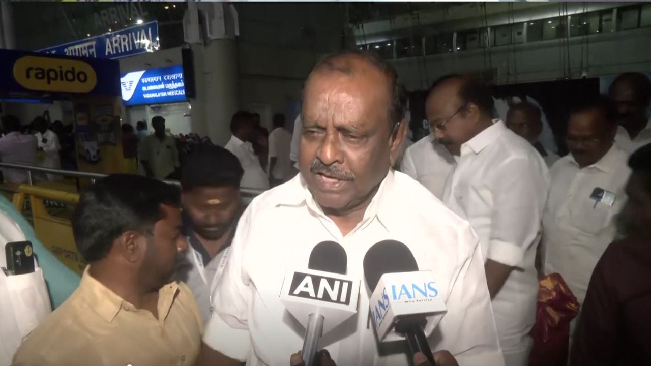 மதுரை வடக்கு தொகுதியில் அதிமுக வேட்பாளர் பி. சரவணனுக்கு உற்சாக வரவேற்பு மதுரை வடக்கு தொகுதியில் அதிமுக வேட்பாளர் பி. சரவணனுக்கு உற்சாக வரவேற்பு