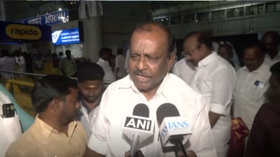 மதுரையில் அதிமுக வேட்பாளர் பி. சரவணனுக்கு உற்சாக வரவேற்பு