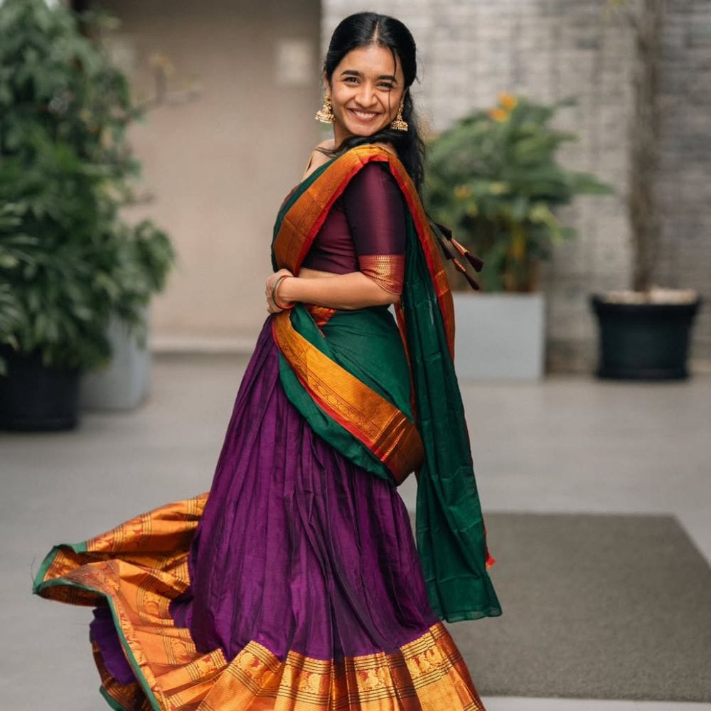 யூத் திரைப்படத்தின் ப்ரீ- ரிலீஸ் நிகழ்ச்சி நடைபெற்றிருந்த நிலையில், அதில் தனுஷ், ஜி.வி.பிரகாஷ் வெற்றிமாறன் என பல பிரபலங்கள் கலந்துகொண்டிருந்தனர். அந்த மேடையில் பேசிய நடிகை அனிஷிமா அனில்குமார், தான் தனுஷின் பெரிய ரசிகை என்றும், அவரை பற்றிப் பெருமையாக பேசியுள்ளார்.