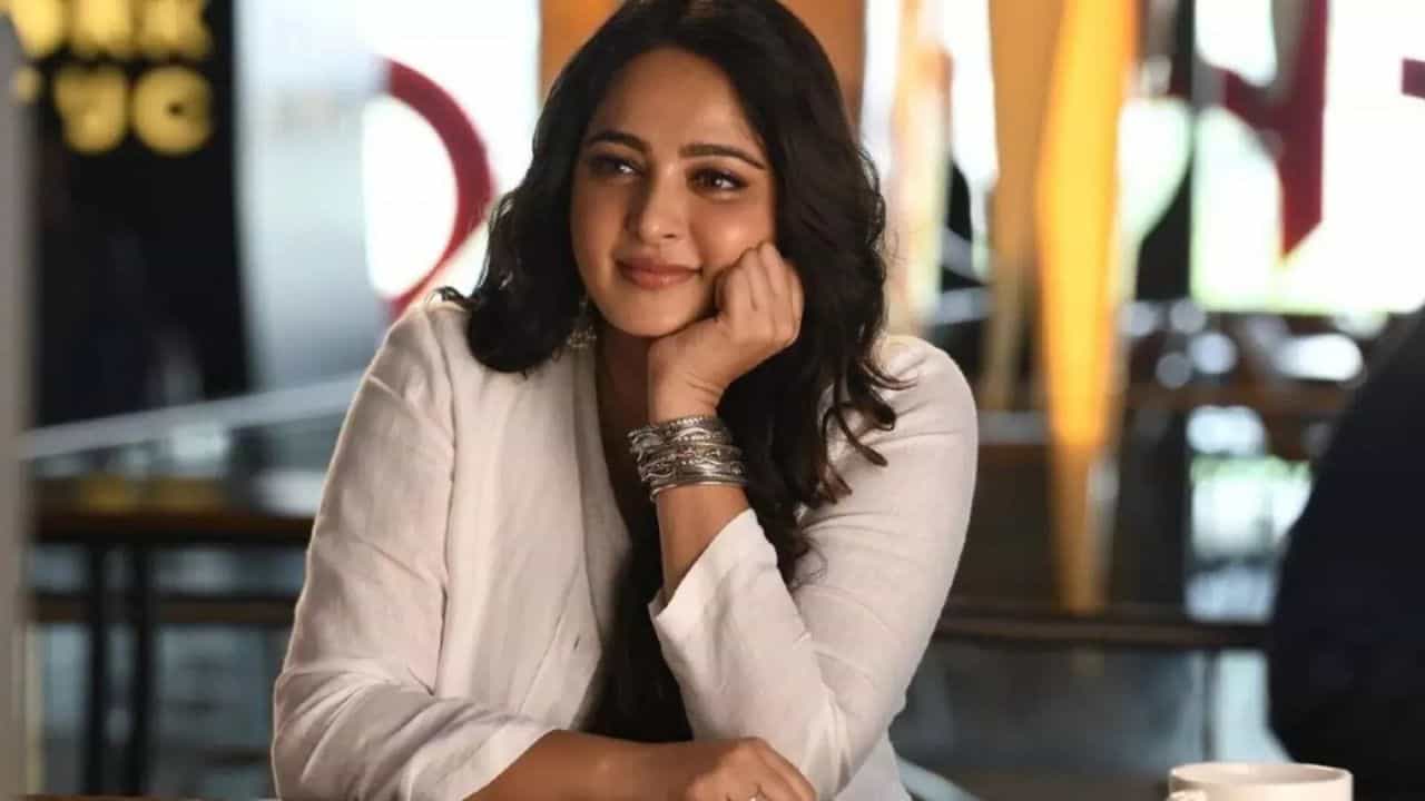 Anushka Shetty: திருமணத்திற்கு கிரீன் சிக்னல் காட்டிய அனுஷ்கா ஷெட்டி.. யாரை திருமணம் செய்கிறார் தெரியுமா?