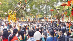 குழந்தைகளுக்கான தூக்க நேர்ச்சை: பிரபல கொல்லங்கோடு பத்ரகாளி அம்மன் திருவிழா தொடக்கம்