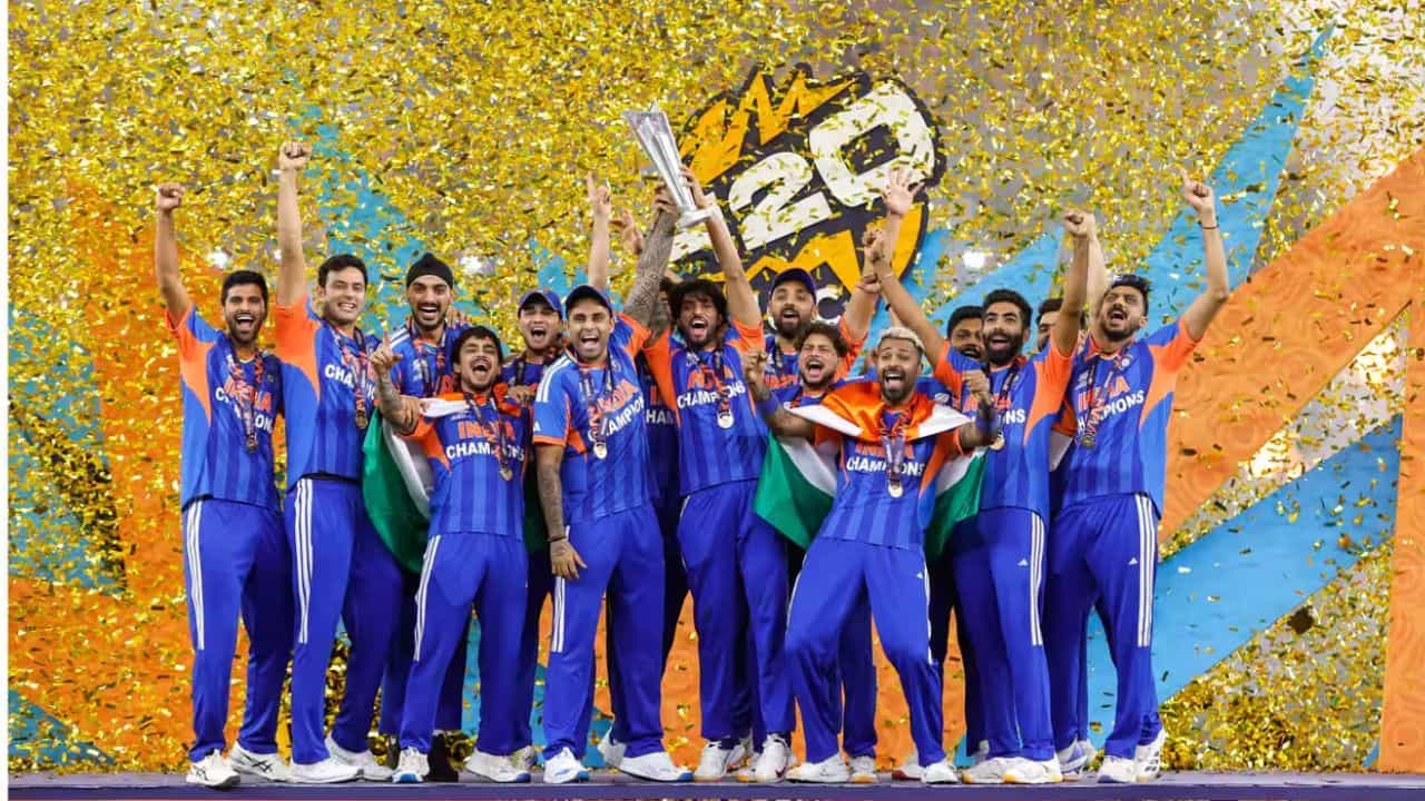 Indian Cricket Team: இந்திய அணிக்கு ரூ.131 கோடியை வாரி வழங்கிய பிசிசிஐ.. வீரர்களுக்கு எப்படி பகிர்ந்தளிக்கப்படும்?