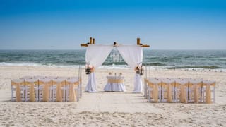 தமிழகத்தில் கடற்கரை திருமணமா… அதுவும் குறைந்த கட்டணத்திலா… அட ஆமாங்க.. தமிழக அரசின் அசத்தல் அறிவிப்பு!