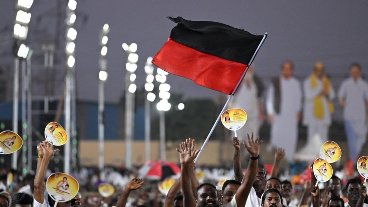 துணை முதலமைச்சர் உதயநிதி ஸ்டாலினின் தொகுதி என்பதனால், இந்த தொகுதிக்கு பல்வேறு முக்கியத்துவங்கள் அளிக்கப்படுகின்றன. சேப்பாக்கம் தொகுதியைப் பொறுத்தவரையில், 1996 ஆம் ஆண்டு முதல் திமுகவின் கோட்டையாக விளங்கி வருகிறது. முன்னாள் முதல்வர் கருணாநிதியும் இந்த தொகுதியில் போட்டியிட்டது குறிப்பிடத்தக்கது.