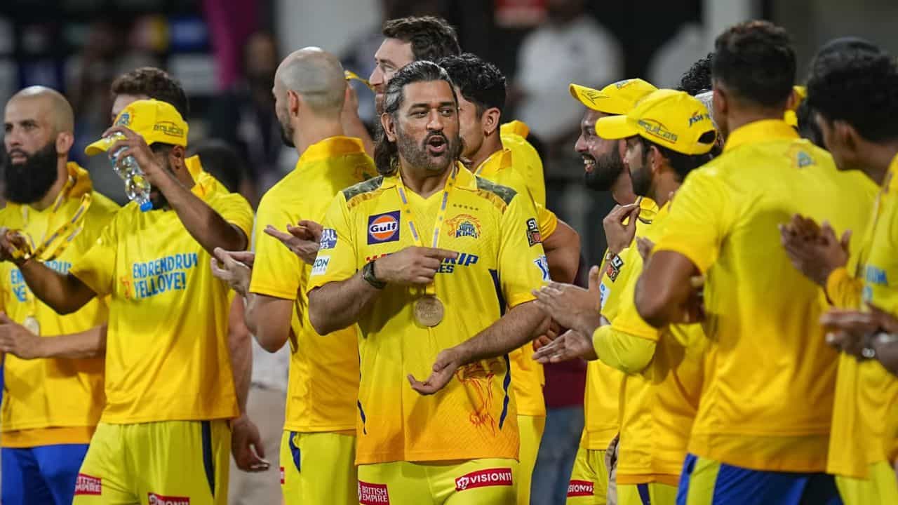 MS Dhoni: தோனிக்கு ஃபேர்வெல்? முன்னாள் வீரர்களை அழைத்த சிஎஸ்கே.. நிகழ்ச்சி எப்போது தெரியுமா?