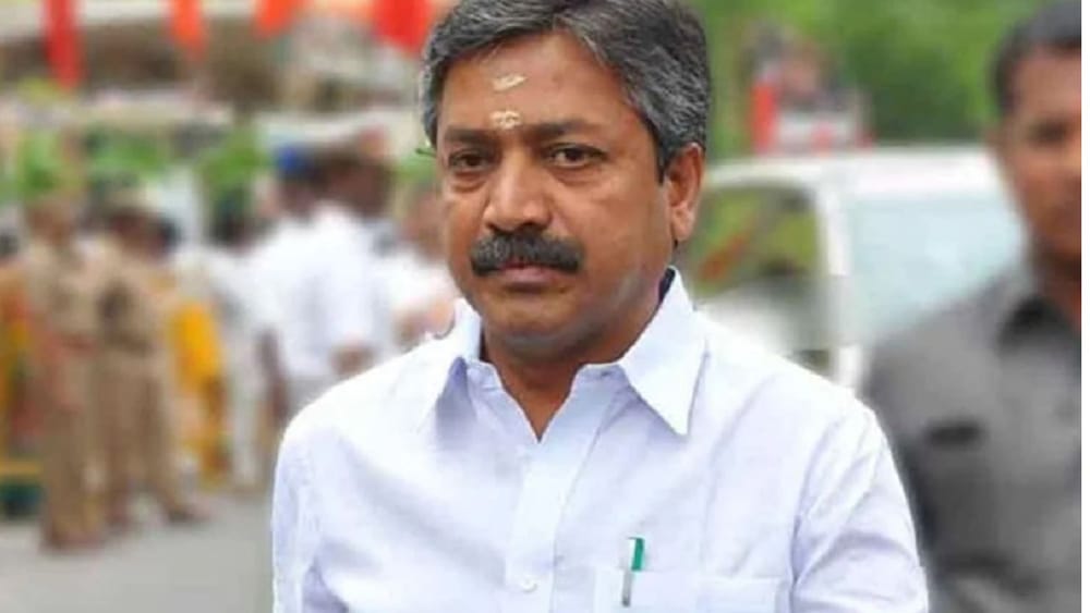 எனக்கு நயன்தாரா வேண்டும், நிறைவேற்றுவாரா முதல்வர்? சி.வி சண்முகம்