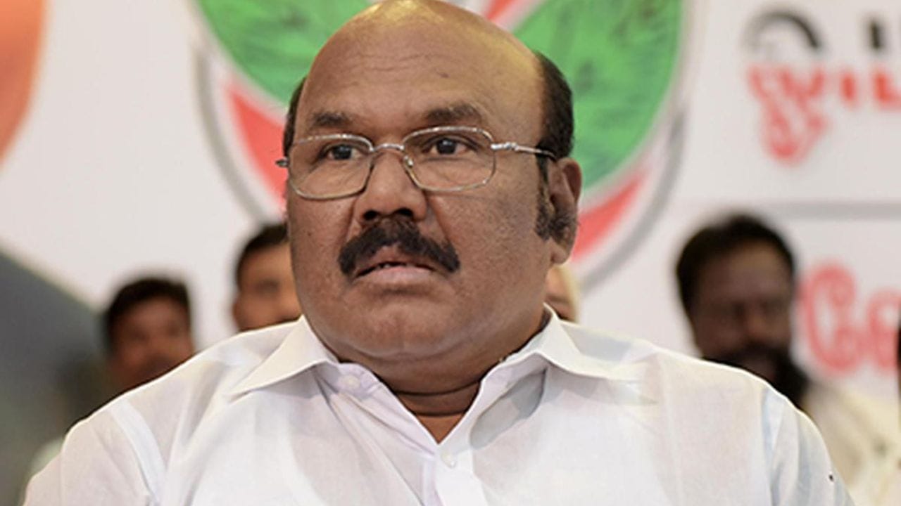 அப்போது, தன்னுடைய முதல் வெற்றியை பதிவு செய்ததுடன் ஜெயலலிதாவின் நம்பிக்கைக்குரியவராக மாறினார். பின்னர் 2006- ஆம் ஆண்டு நடைபெற்ற சட்டமன்றத் தேர்தலில் மீண்டும் அதே தொகுதியில் களமிறக்கப்பட்ட ஜெயக்குமார் 2-ஆவது முறையாக எம்எல்ஏ பதவியை அடைந்தார். இதைத் தொடர்ந்து, 2011- ஆம் ஆண்டு 3-ஆவது முறையாக எம்எல்ஏ ஆன ஜெயக்குமார் சட்டப்பேரவையின் தலைவராக நியமனம் செய்யப்பட்டார். 2016- ஆம் ஆண்டு மீன்வளத்துறை அமைச்சராக டி. ஜெயக்குமார் பொறுப்பேற்றார்.