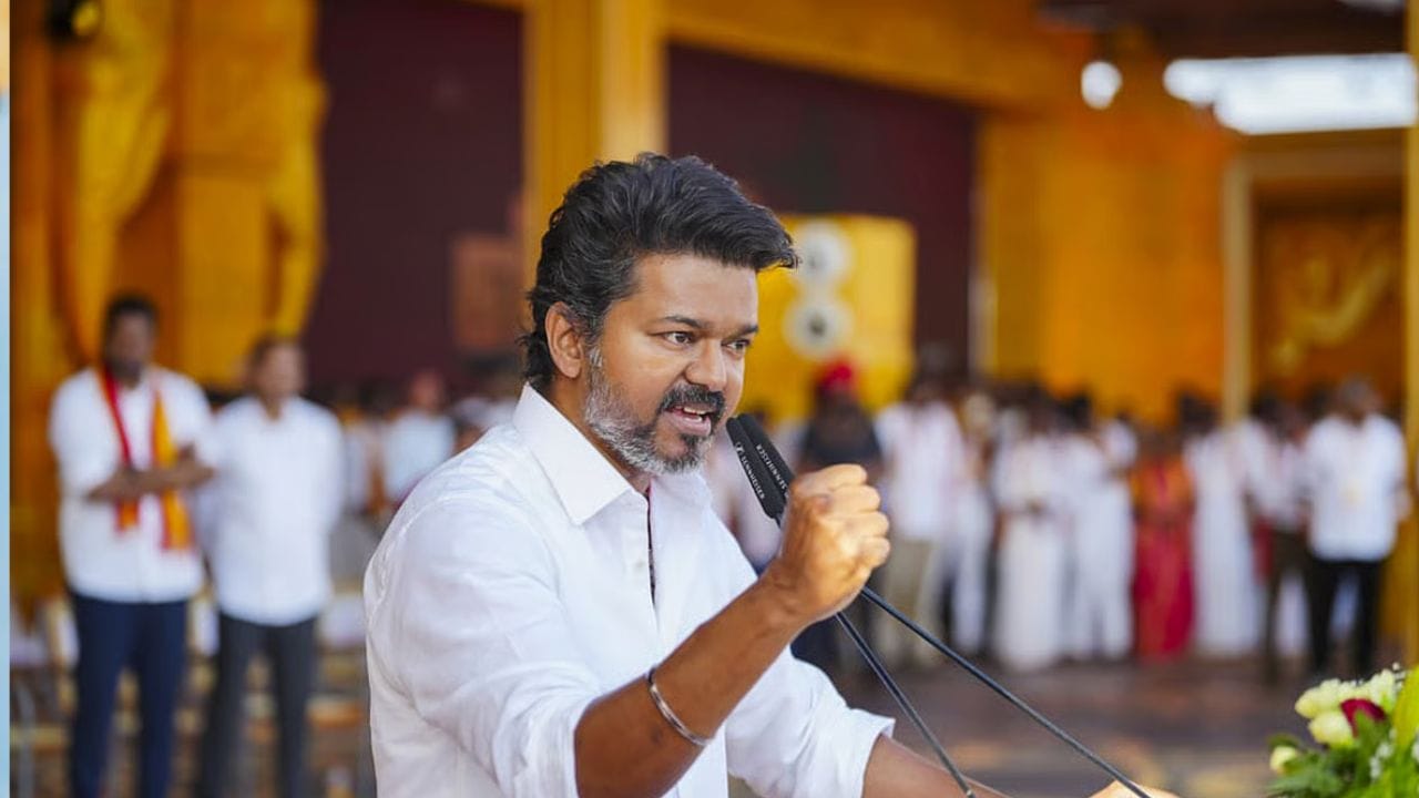 தவெகவினர் நடத்திய கூட்டம் குறித்து நான் கருத்து கூற முடியாது. என்னை பொறுத்தவரை விஜய்யை பற்றி நான் இதுவரை பேசிய கருத்துகளில் எந்த மாற்றமும் இல்லை. தவெக தொடர்பாக பாஜக நிலைப்பாட்டில் மாற்றம் இல்லை. தேர்தல் தேதி எப்போது வேண்டுமானாலும் அறிவிக்கப்படும். தேசிய ஜனநாயக கூட்டணி பலமாக இருக்கிறது.