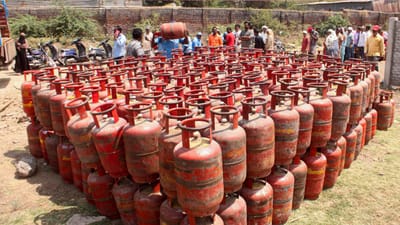 கேஸ் சிலிண்டர் பதுக்கியவர்கள் மீது பாய்ந்தது குண்டர் சட்டம்!!