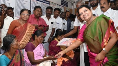 தமிழக முதல்வரின் பிறந்தநாள் - 14 குழந்தைகளுக்கு தங்க மோதிரம்