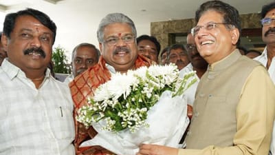 அதிமுக கூட்டணி தொகுதி எண்ணிக்கையில் ஜி.கே.வாசனுக்கு உடன்பாடு!