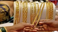 ஒரேநாளில் தங்கம் விலை அதிரடியாக குறைந்தது.....
