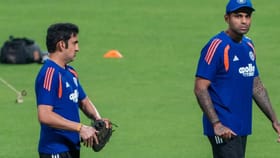 கிரிக்கெட் பயிற்சி நேரத்தில் சந்திர கிரகணம்.. இந்திய அணி எடுத்த திடீர் முடிவு.. என்ன நடந்தது?...