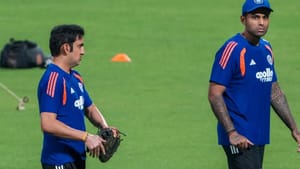 கிரிக்கெட் பயிற்சி நேரத்தில் சந்திர கிரகணம்.. இந்திய அணி எடுத்த திடீர் முடிவு.. என்ன நடந்தது? கிரிக்கெட் பயிற்சி நேரத்தில் சந்திர கிரகணம்.. இந்திய அணி எடுத்த திடீர் முடிவு.. என்ன நடந்தது?