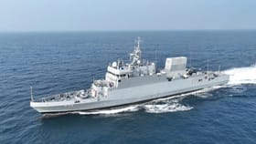 மேற்கு ஆசியா போர் பதட்டம்.. உஷார் நிலையில் இந்திய கடற்படை.. களமிறங்கிய ஐஎன்எஸ் சூரத்!...