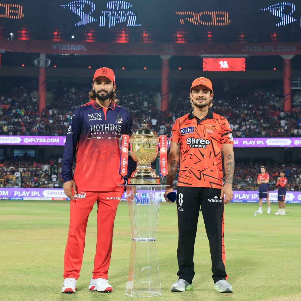 பெங்களூருவில் உள்ள எம்.சின்னசாமி மைதானத்தில் ஆர்சிபி அணி ஐந்து உள்ளூர் போட்டிகளில் விளையாடும் என்பது குறிப்பிடத்தக்கது. அணியின் மீதமுள்ள இரண்டு உள்ளூர் போட்டிகள் ராய்ப்பூரில் நடைபெறுகிறது.