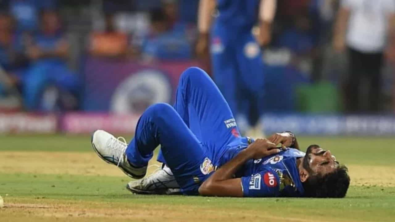 IPL 2026: காயத்தால் தவிப்பு? பயிற்சி மேற்கொள்ளாத பும்ரா.. அதிர்ச்சியில் மும்பை ரசிகர்கள்!