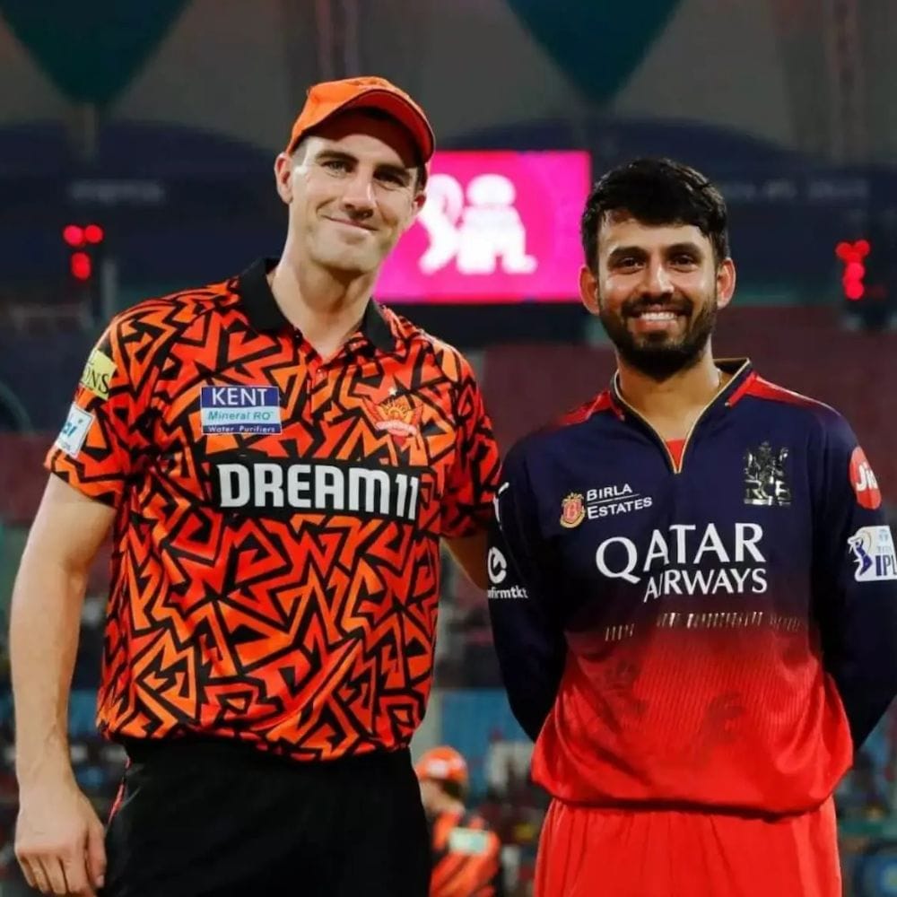 இந்திய கிரிக்கெட் வாரியம் வெளியிட்டுள்ள அறிக்கையில், 5 மாநில சட்டமன்றத் தேர்தல் காரணமாக, ஐபிஎல் அட்டவணையின் முதல் கட்டத்திற்கான அட்டவணை மட்டுமே வெளியிடப்பட்டுள்ளது, இதில் 20 போட்டிகள் விளையாட உள்ளன. எனவே தேர்தல் தேதிகள் அறிவிக்கப்பட்ட பின்னரே முழு போட்டி அட்டவணையும் வெளியிடப்படும். 2026 மார்ச் 28ம் தேதி தொடங்கும் முதல் போட்டியில் பெங்களூரு மற்றும் ஹைதராபாத் அணிகள் சின்னசாமி ஸ்டேடியத்தில் இரவு 7.30 மணிக்கு விளையாடுகின்றன.