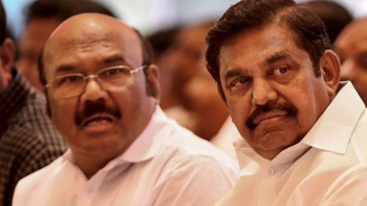 2017- ஆம் ஆண்டு ஜெயலலிதா மறைவுக்குப் பிறகு நிதியமைச்சர் பொறுப்பையும் ஜெயக்குமார் வகித்து வந்தார். இதன் மூலம், கடந்த 1991 முதல் 2021 வரை மீன்வளம், வனத்துறை, தகவல் தொழில்நுட்பம், நிதித்துறை, மின்சார துறை ஆகிய பல்வேறு துறைகளில் அமைச்சராக ஜெயக்குமார் பதவி வகித்துள்ளார். தற்போது, அதிமுகவின் மூத்த தலைவர்களில் ஒருவராக திகழ்ந்து வருகிறார். கடந்த 1991 தேர்தலில் ராயபுரம் தொகுதியில் போட்டியிட்ட ஜெயக்குமார் தன்னை எதிர்த்துப் போட்டியிட்ட திமுக வேட்பாளர் ஆர். மதிவாணனை வீழ்த்தி 59.04 சதவீத வாக்குகள் பெற்று வெற்றி பெற்றார்.