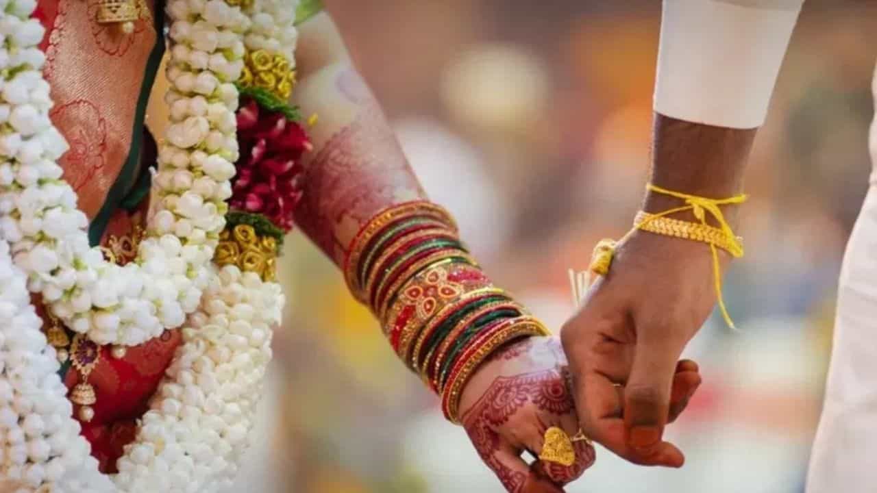 திருமண தடையா? வெள்ளிக்கிழமை விரதமுறை குறித்து தெரிஞ்சுக்கோங்க!