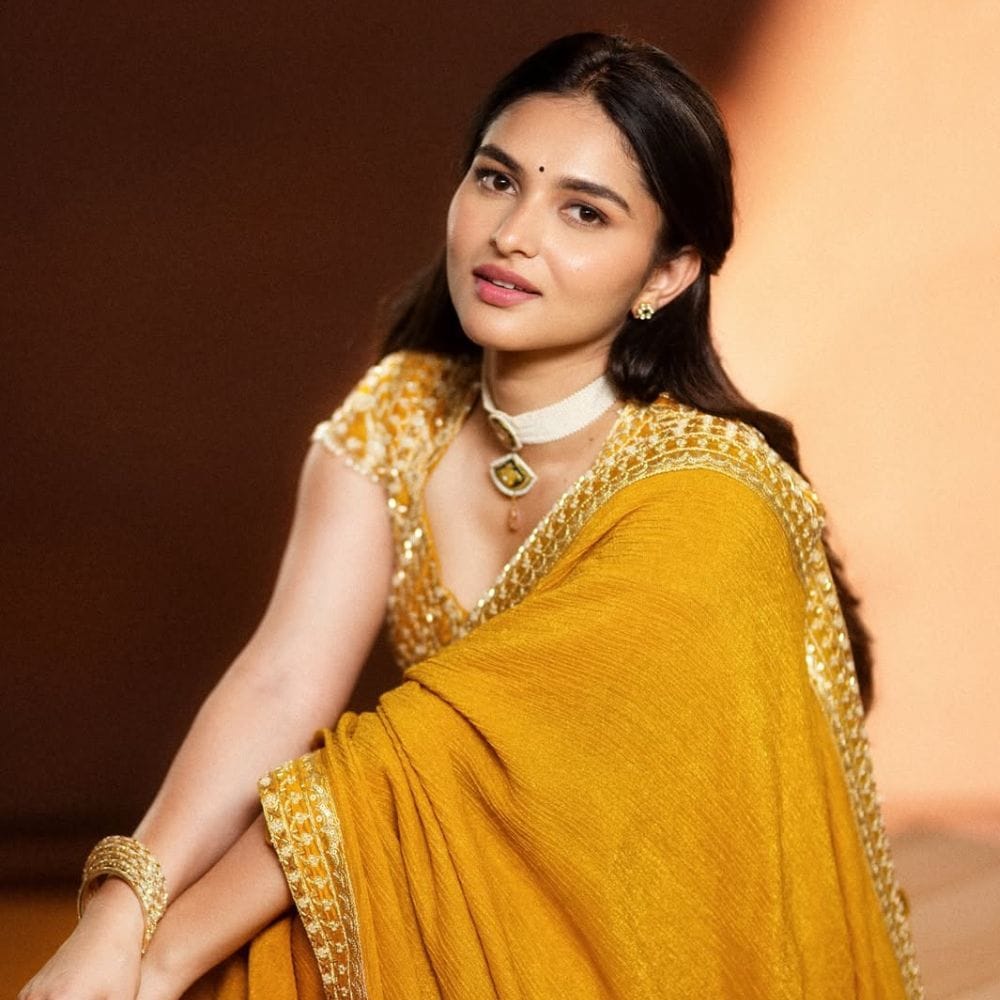 இவர் கன்னட சினிமாவின் மூலம் கதாநாயகியாக சினிமாவில் நுழைந்த நிலையில், தனது இரண்டாவது படத்திலே மிக முக்கிய வேடத்தில் நடித்திருந்தார். மலையாளத்தில் இவரின் நடிப்பில் வெளியான இரண்டாவது படம்தான் பத்தொன்பதாம் நூற்றாண்டு. இது இவருக்கு சிறப்பான வரவேற்பை கொடுத்திருந்தது. மேலும் தெலுங்கு சினிமாவிலும் படங்களில் நடித்துவந்தார்.