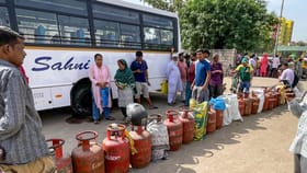 எல்.பி.ஜி பற்றாக்குறை: மண்ணெண்ணெய் விதிகளில் தளர்வு..  60 நாட்களுக்கு அவசர விநியோகம் தொடக்கம்...