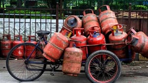 வாட்ஸ்அப், செயலி மூலம் ஈஸியா கேஸ் சிலிண்டர் புக் பண்ணலாம் – எப்படி தெரியுமா? வாட்ஸ்அப், செயலி மூலம் ஈஸியா கேஸ் சிலிண்டர் புக் பண்ணலாம் – எப்படி தெரியுமா?